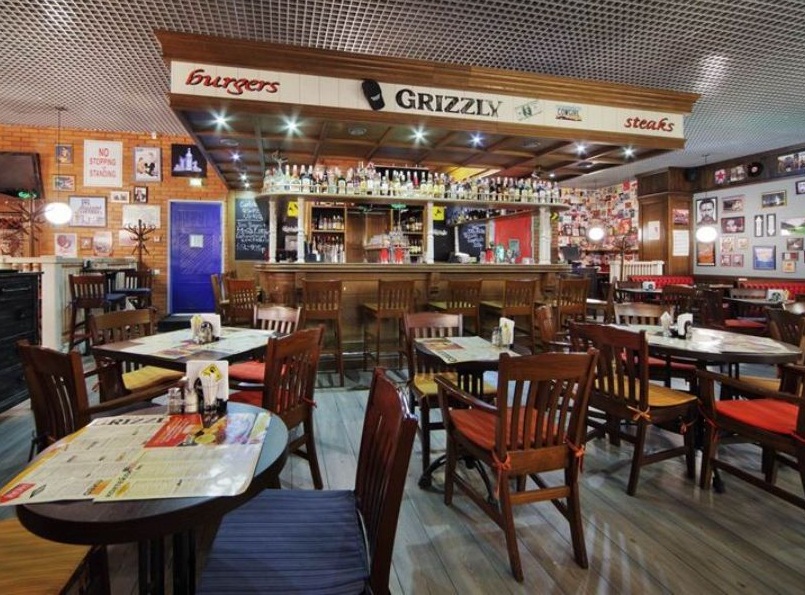 фото зала для мероприятия Бары Бар-ресторан "Grizzly Bar  Гризли бар"    Краснодара