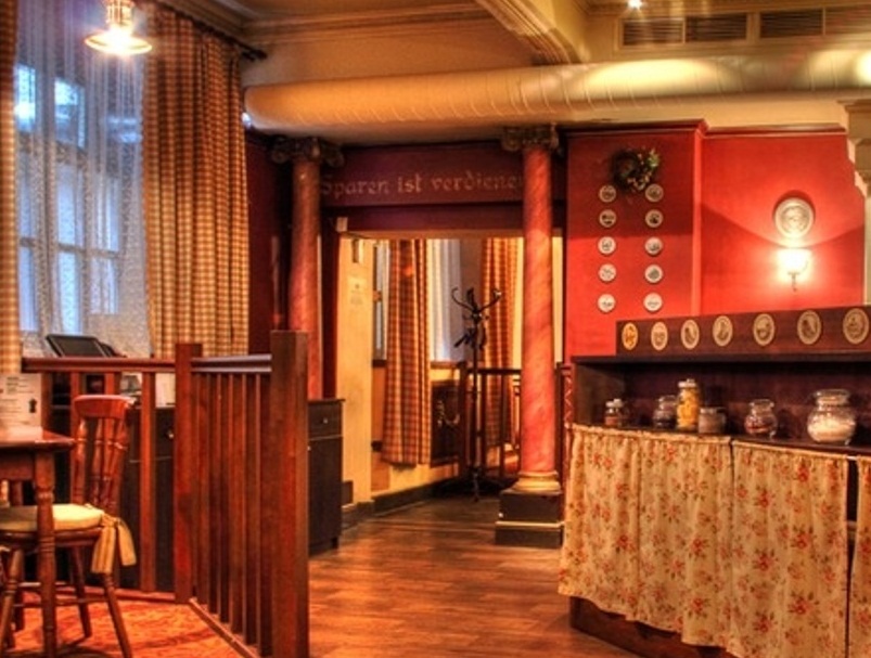 фотка помещения для мероприятия Пивные рестораны Рэтскеллер    Краснодара